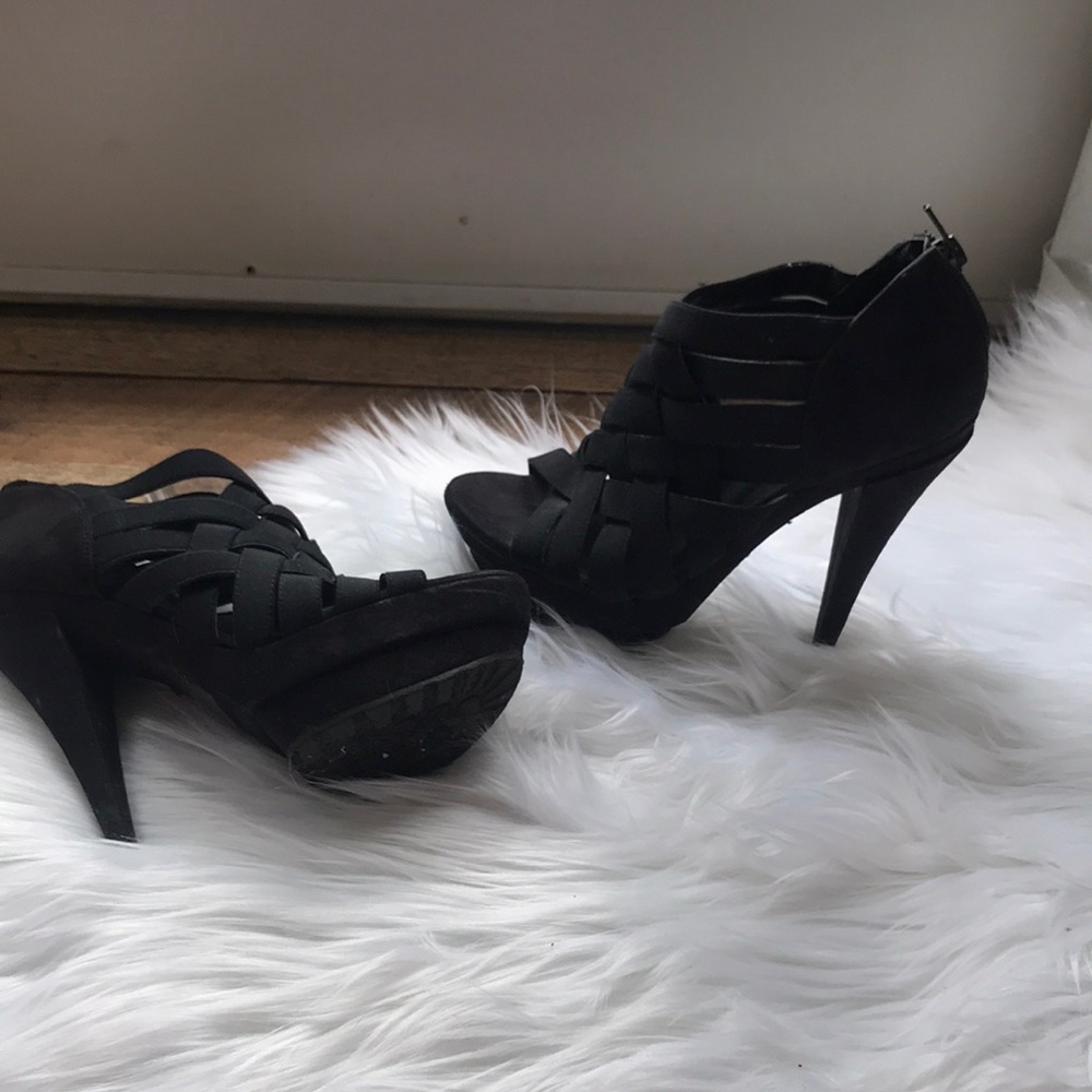 Shoes - Picture 4 of 6